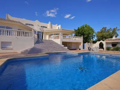 Villa à Xàbia, Charmante villa à Javea avec piscine privée, jardin, proche plages et activités familiales - L1072501
