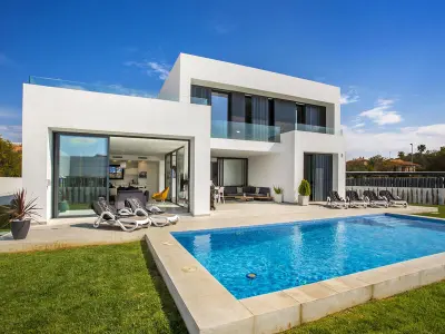 Villa à Calp, Villa de luxe avec piscine privée, climatisation et Wi-Fi à Calpe, proche plage, 8 pers - L1072526