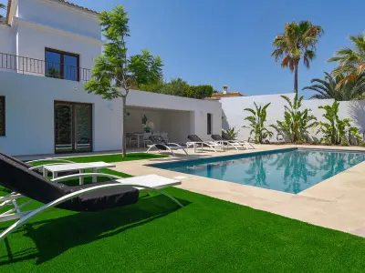 Villa à Moraira, Villa de luxe avec piscine chauffée, proche plage, restaurants et magasins à Moraira - L1072535