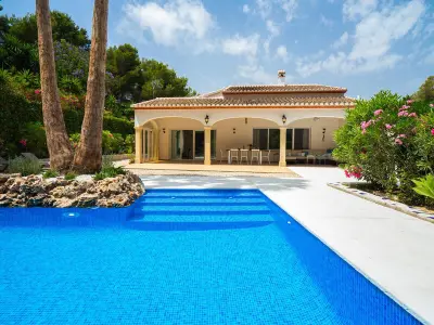 Villa à Xàbia, Villa à Jávea avec Piscine Privée, Proche Plage et Activités, Idéale Familles et Animaux Admis - L1072536