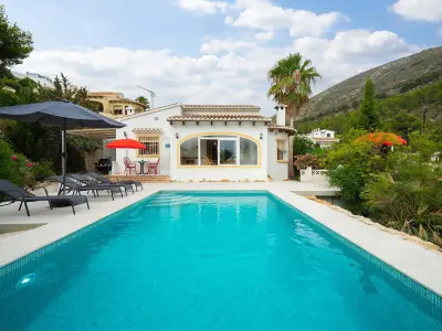 Villa à Benitachell, Villa Intime à Benitachell avec Piscine Privée, 3 Chambres, Proche Plage et Activités - L1072538