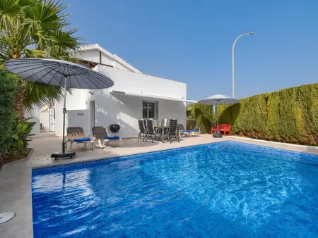 Maison à Denia, Maison Confortable à Denia avec Piscine Privée, Proche Plage et Commodités - L1072539