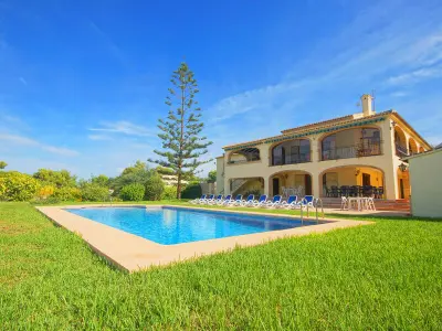 Villa à Xàbia, Grande Villa à Javea avec Piscine Privée, 6 Chambres, Proche Plage et Activités - L1072545