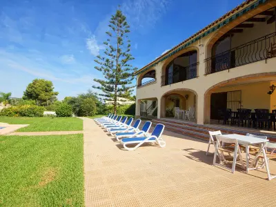 Maison à Xàbia, Maison spacieuse avec piscine privée, proche plage et activités, idéale pour familles et animaux admis - L1072547