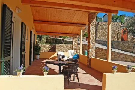 Le Ville negli Olivi, Superbe paysage, vaste pelouse et piscine partagée - Photo 4
