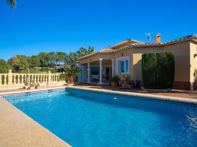 Villa à Denia, Villa 3 ch, piscine privée, proche plage, clim, WiFi, parking - L1072554