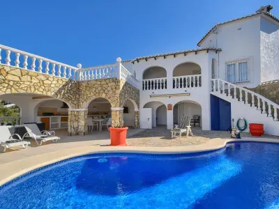 Villa à Benitachell, Villa familiale avec piscine privée et climatisation à Benitachell, proche plage - L1072567