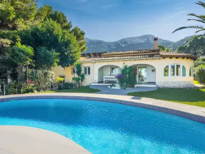 Villa à Denia, Grande villa à Denia avec piscine privée, climatisation et Wi-Fi - L1072575