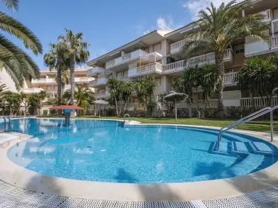 Appartement à Xàbia, Appartement intime à Javea avec piscine, proche plage et commodités, idéal pour famille et animaux - L1072579