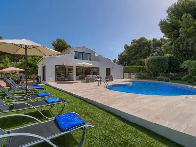 Villa à Xàbia, Villa Confortable à Jávea, Piscine Chauffée, Proche Plage et Activités, Idéale Familles - L1072582