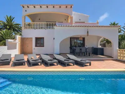 Villa à Xàbia, Villa intime à Javea avec piscine privée, climatisation et Wifi - L1072583