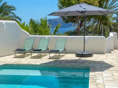 Villa à Benissa, Villa Confortable avec Piscine Privée à 1km de la Plage, Idéale pour Familles! - L1072588