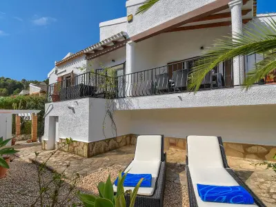 Maison à Denia, Charmante Maison 6 Pers. à Denia avec Piscine, Jardin et Proche Plages - L1072612