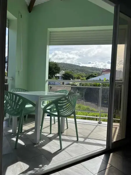 Appartement moderne à Vieux-Habitants, 80 m², terrasse - Photo 2