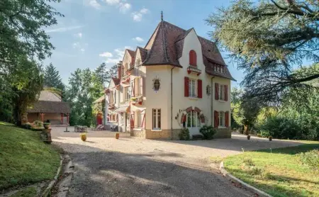 Villa à Saint Gence, Villa spacieuse avec piscine à Saint-Gence - L1072716