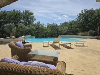 Maison à Saint Alban Auriolles, Villa T6 en Ardèche avec Piscine et Animaux Acceptés - L1072745