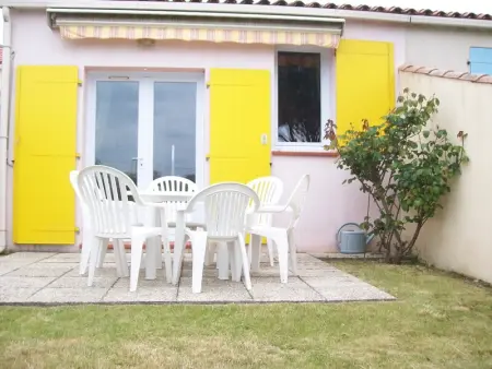 Maison à Brem, Maison avec jardinet, 2 chambres, parking, proche plage et centre - L1072993