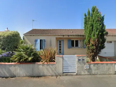 Maison à Les Sables d'Olonne, AGREABLE MAISON 2 CHAMBRES AVEC PISICINE ET STATIONNEMENT DANS UN QUARTIER CALME - L1073008