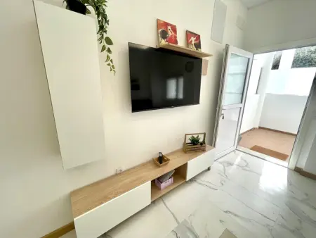 Appartement moderne avec Wi-Fi et piscine proche des plages - Photo 5