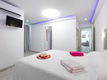 Appartement rénové avec balcon et piscine à Playa de las Américas - Photo 12