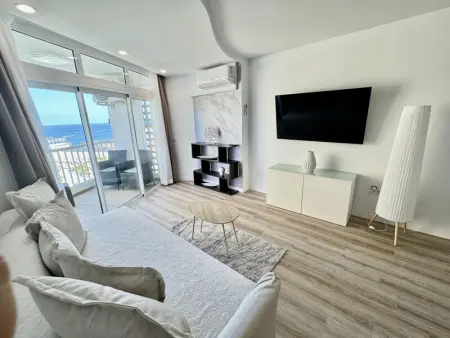 Exquis appartement rénové 2 chambres avec piscine, clim et WiFi à Playa de las Américas - Photo 1
