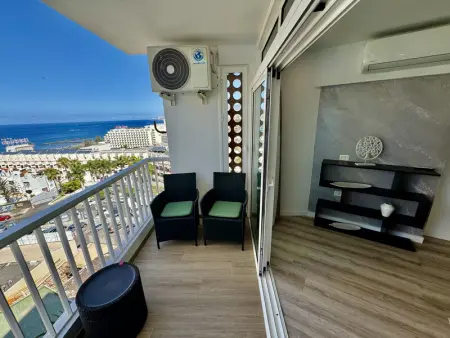 Exquis appartement rénové 2 chambres avec piscine, clim et WiFi à Playa de las Américas - Photo 2