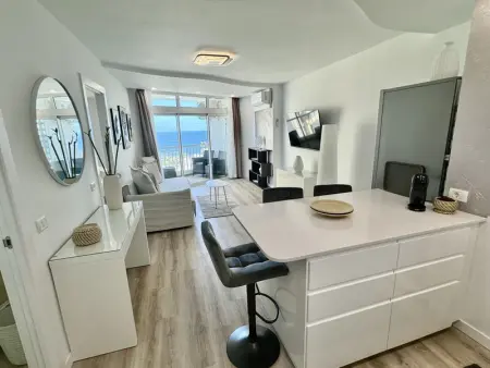 Exquis appartement rénové 2 chambres avec piscine, clim et WiFi à Playa de las Américas - Photo 6