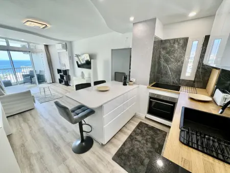 Exquis appartement rénové 2 chambres avec piscine, clim et WiFi à Playa de las Américas - Photo 8