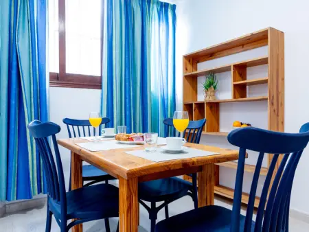 Appartement Charmant avec Piscine et Confort près des Attractions - Photo 1