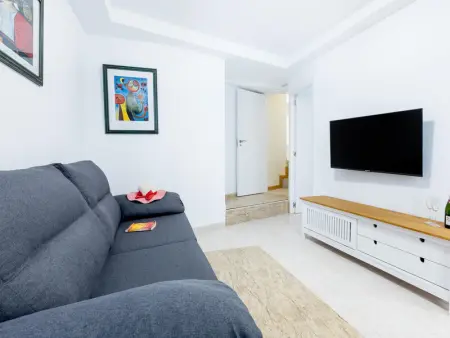 Appartement Charmant avec Piscine et Confort près des Attractions - Photo 3