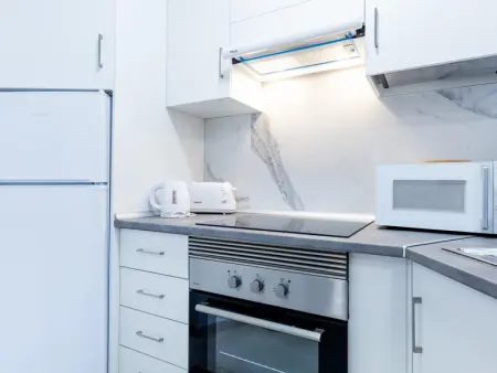 Appartement Charmant avec Piscine et Confort près des Attractions - Photo 8