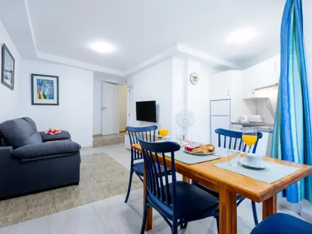 Appartement Charmant avec Piscine et Confort près des Attractions - Photo 10