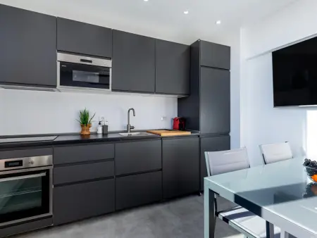 Appartement chic avec terrasse, Wi-Fi, proche plages et attractions - Photo 6