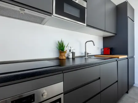 Appartement chic avec terrasse, Wi-Fi, proche plages et attractions - Photo 7