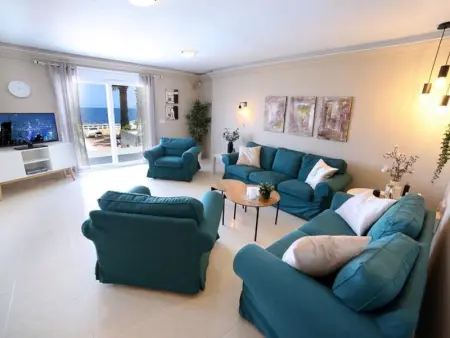 Spectaculaire villa près de la mer avec jardin et piscine privée - Photo 2