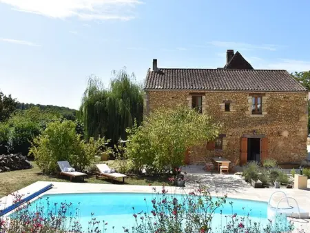 Maison à Calès, Charmante maison périgourdine avec piscine et parking à Calés - L1073229