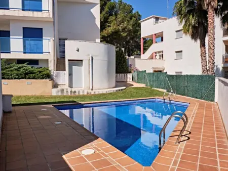 Appartement à L'Ametlla de Mar, Appartement Neuf avec Piscine à 150m de la Plage - Terrasse et Parking Privé - L1073499