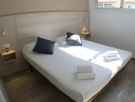 Appartement à Roses, Appartement confortable à Roses pour 4 avec piscine commune et jardin, à 1.9 km de la plage. - L1073667