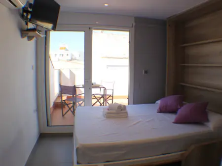 Appartement à Roses, Studio climatisé à Rosas pour 2 personnes, à 100m de la plage et proche du centre - L1073668