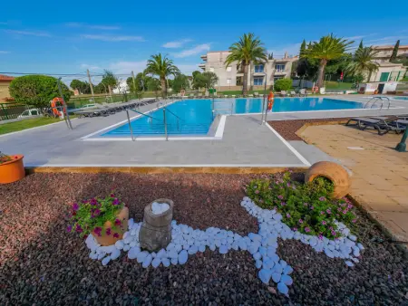 Appartement à Roses, Appartement pour 6 à Roses avec piscine, jardin et proche plage - L1073703