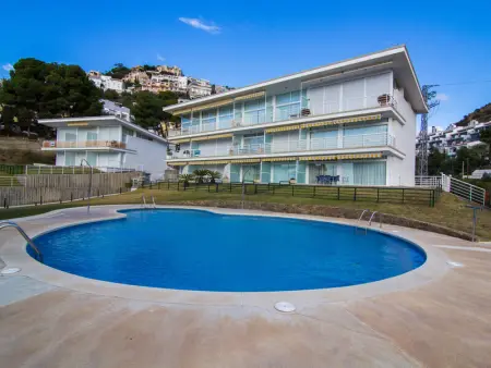 Appartement à Roses, Appartement à Roses avec accès direct à la plage et piscine partagée pour 6 personnes - L1073725