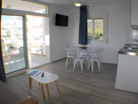 Appartement à Roses, Appartement à Roses avec piscine commune, jardin et à 1,9 km de la plage pour 4 personnes - L1073817