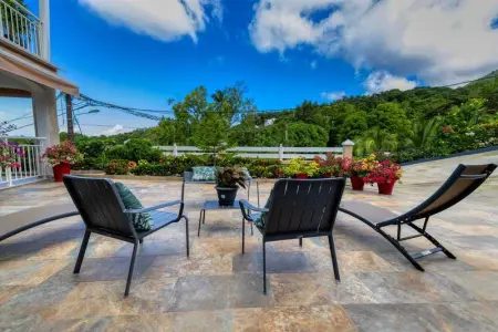 Appartement moderne avec piscine à Pointe-Noire - Photo 1