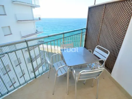 Appartement à Platja d'Aro, Charmant appartement avec balcon en bord de mer, 1 chambre, WiFi, parking optionnel - L1074015