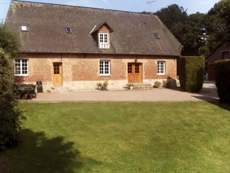 Gite à Canville les Deux Églises, Authentique Gîte à la Ferme avec Jardin et Animaux Acceptés - L1074023