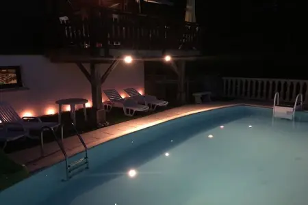 Maison de vacances - Nr 11, Le bonheur au bord de la piscine près du lac - Photo 2