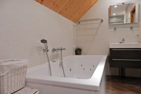 Maison de vacances - Nr 11, Le bonheur au bord de la piscine près du lac - Photo 13