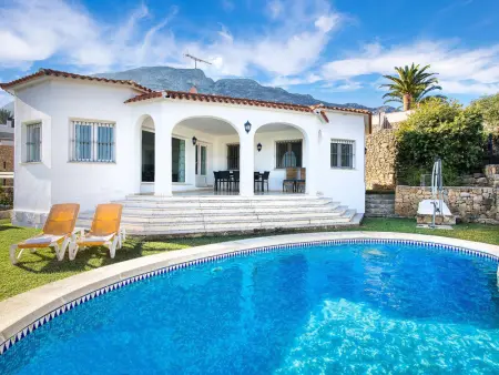 Villa à Denia, Villa confortable avec piscine privée, climatisation et WiFi à Denia - L1074144