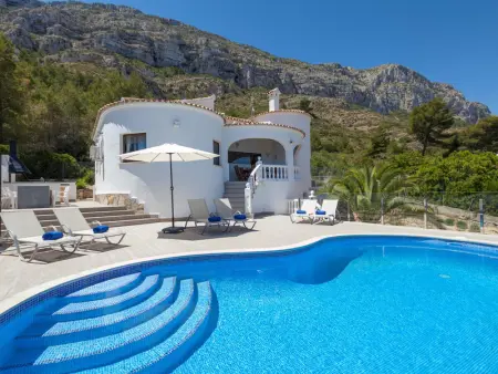 Villa à Denia, Villa rénovée à Denia avec piscine, WiFi, animaux admis et parking - L1074163
