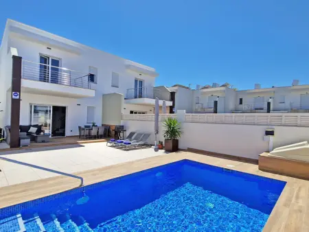 Maison à Denia, Maison moderne, piscine privée, 4-6 pers, proche plage, Denia - L1074177